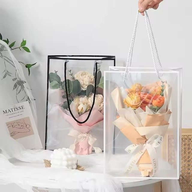 Transparente PVC Geschenktüte für Blumenarrangements und Geburtstagsgeschenke in Weiß - Bild 1