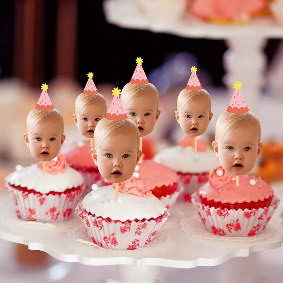 Personalisierte Geburtstagskuchenaufsätze von joy-enlife mit individuellem Foto und lustigem Partyhut-Design, Mehrfarbig - Bild 3