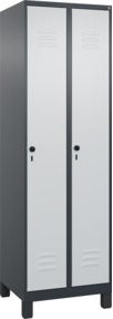 C+P Spind Classic PLUS Garderobenschrank mit 2 Abteilen, Füße, Sicherheits-Drehriegel und 3 Garderobenhaken, H x B x T: 195 x 60 x 50 cm - Bild 1