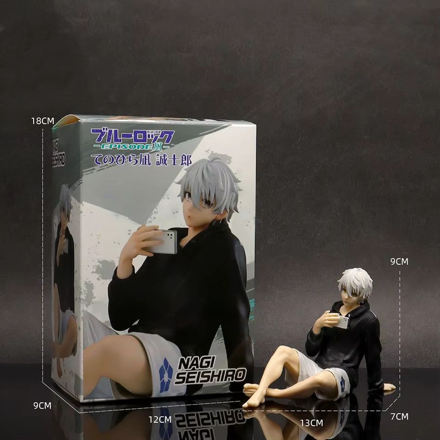 Bandai Blue Lock Anime Figur Nagi Seishiro in sitzender Pose aus PVC als Sammlerstück und Tischdekoration - Bild 3