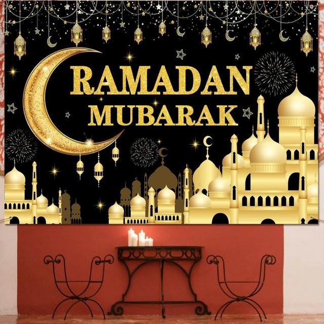 VIKAMA Ramadan Mubarak Banner Wandteppich mit Moschee-Design in Gold als islamischer Wandbehang für Innen- und Außendekoration - Bild 1