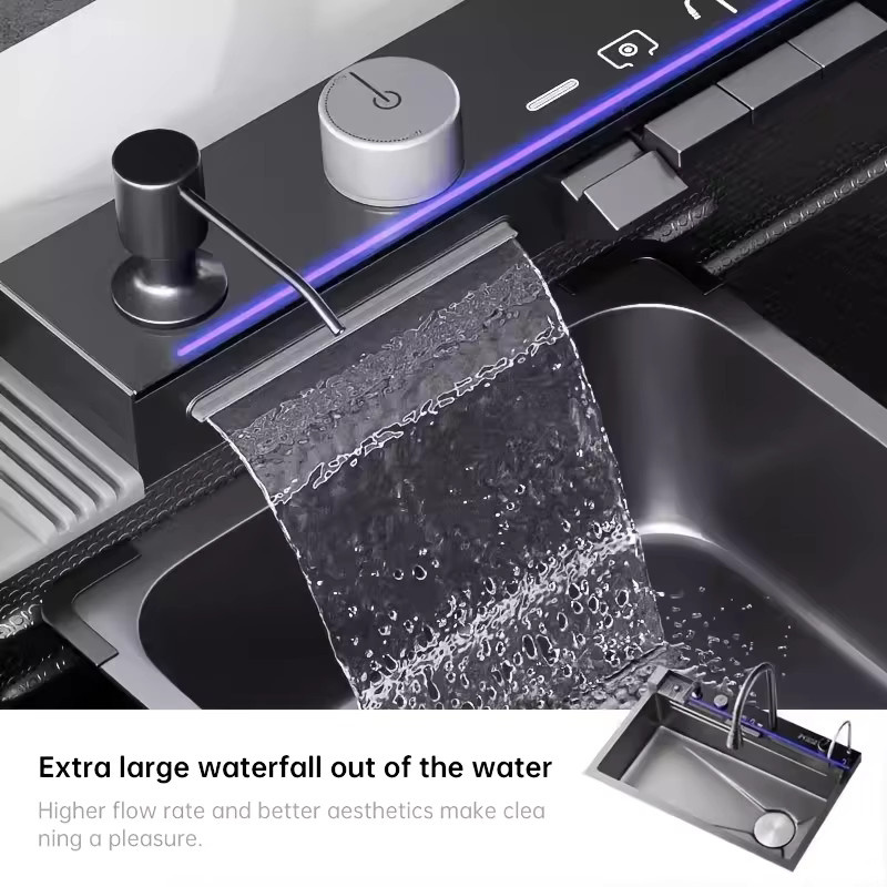 Musurjoy Moderne Freistehende Küchenspüle in Schwarz mit Wasserfall-Armatur, ausziehbarer Brause, Schneidebrett und Zubehör, B: 74,93 cm, T: 44,96 cm - Bild 2