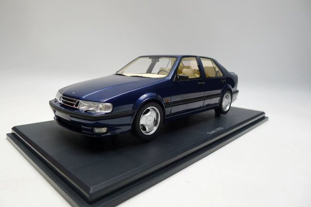Saab 9000 Resin-Modellauto, 1:18 - Bild 1