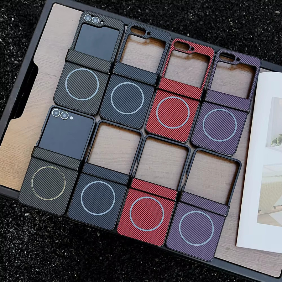 Stoßfeste Carbonfaser-Magnet-Ladehülle für Samsung Galaxy Z Flip8, Z Flip7, Z Flip6 und Z Flip5 in Schwarz und Lila - Bild 3