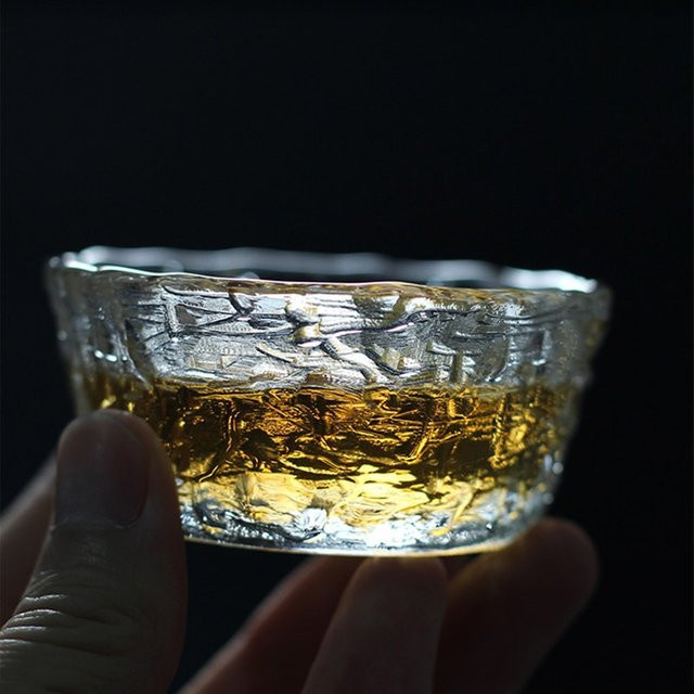 Hitzebeständige Teeschale aus Glas mit geometrischem Hammer-Muster in Transparent - Bild 1