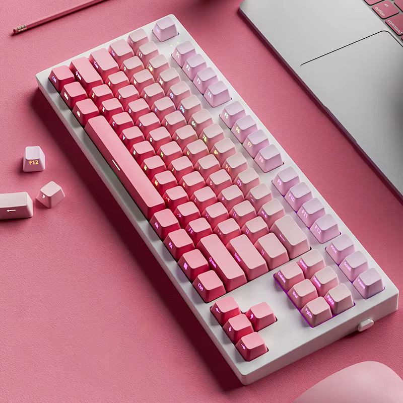 Letter Drive PBT-Tastenkappen im Cherry-Profil mit seitlichem Farbverlauf in Rosa und Weiß, 135 Double-Shot-Tastenkappen für Cherry MX Switches und RGB-Hintergrundbeleuchtung - Bild 1