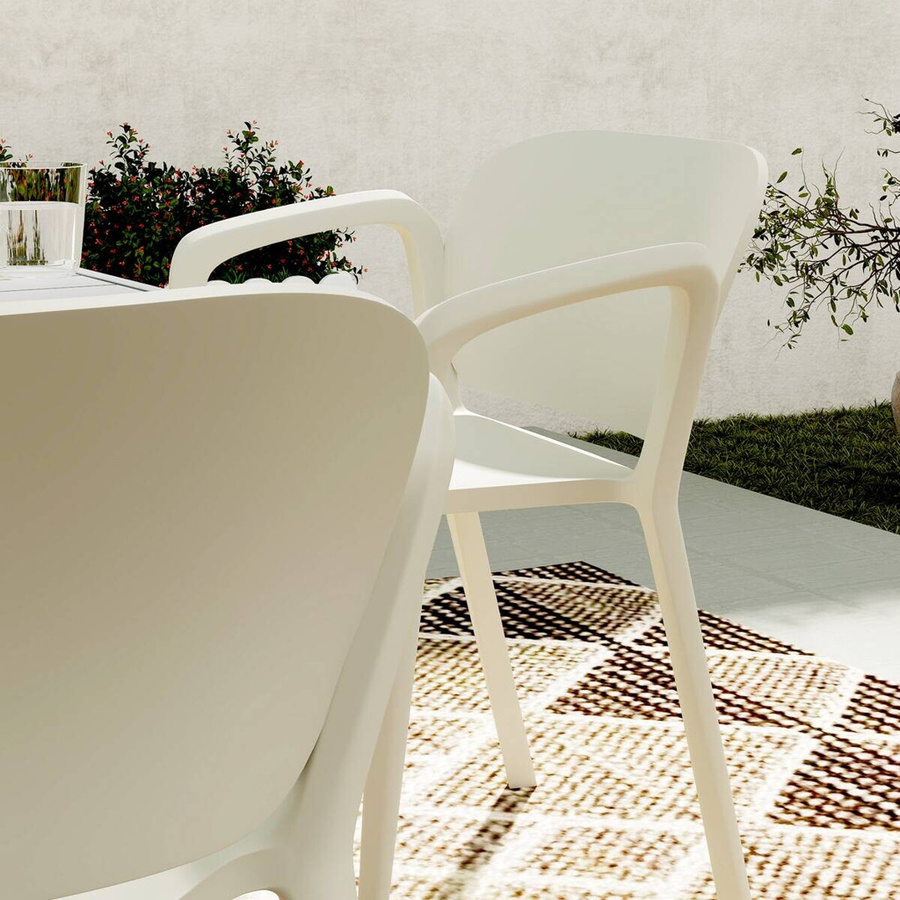 Outsunny Gartenstuhl 4er Set aus Kunststoff in Weiß, wetterfeste stapelbare Gartenstühle mit Armlehnen und Rückenlehne, B/H/T: 56 x 75 x 60 cm - Bild 5