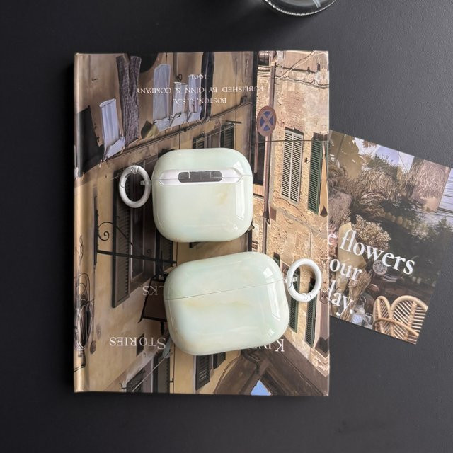 Luxus Schutzhülle für Apple AirPods 1 2 3 4 Pro Pro2 Pro3 mit grüner Marmor-Jade-Textur und weißem Ring - Bild 1