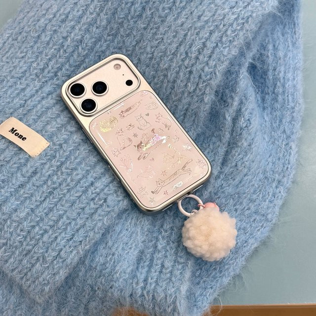 Handyhülle von TROPLET mit handgezeichnetem Katzenmotiv und flauschigem Anhänger für iPhone 17 16 15 14 13 12 11 Pro Max Plus - Bild 1