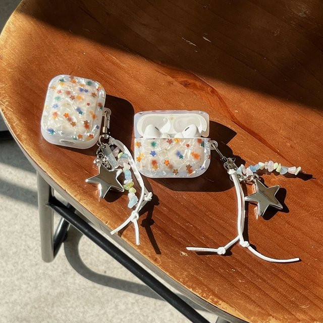 Advanced Girl Series Schutzhülle mit Muschelmuster und bunten Sternen für AirPods 1, 2, 3, 4 und AirPods Pro 1, 2, 3 in Multicolor - Bild 1