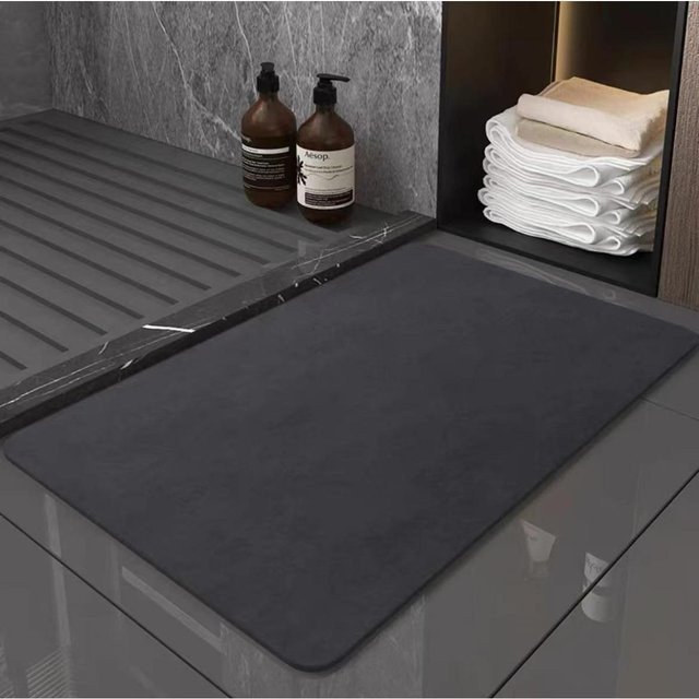Saugfähige und rutschfeste Badezimmermatte von Yiran Furniture in Grau, B/T: 60 x 40 cm - Bild 1