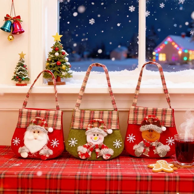 Weihnachtliche Geschenktasche aus Textil mit Motiv Santa Claus, Schneemann und Elch in Multicolour - Bild 1