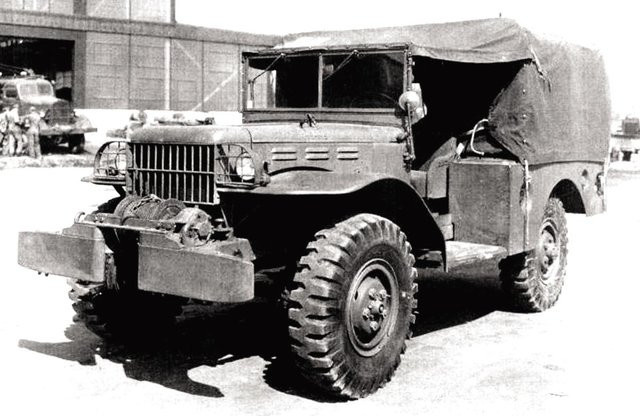 Zvezda Artillerie Schlepper, Fahrzeuge, 1:35 - Bild 1