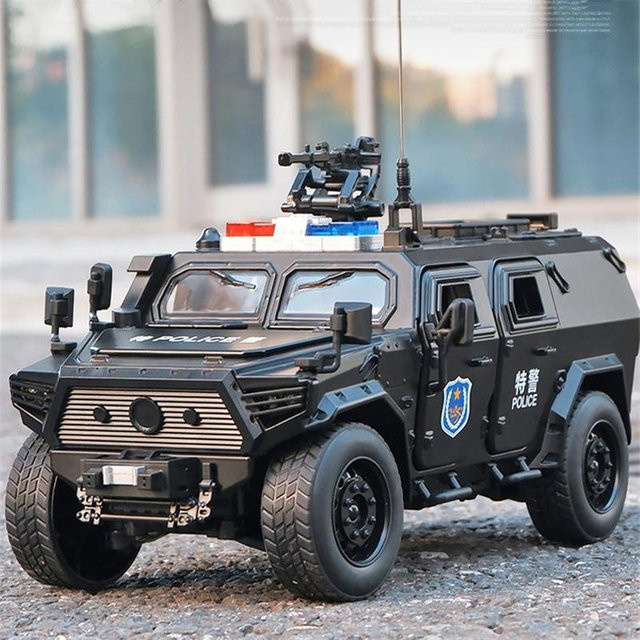 Linyi toy car Militärisches Explosionsgeschütztes Auto Modell, 1:18, Metall, mit Licht und Sound, ab 18 Jahre - Bild 1