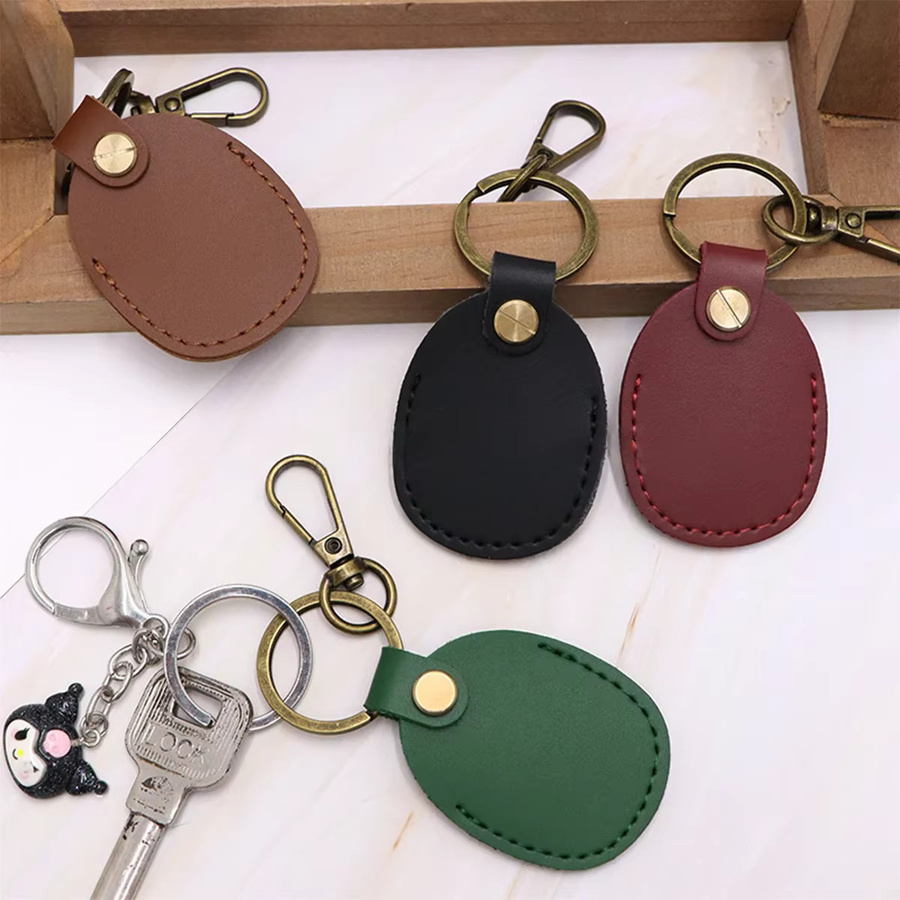 Retro Leder Schlüsselanhänger für Apple AirTags in Grün als Schutzhülle und Anti-Lost-Tracker - Bild 3