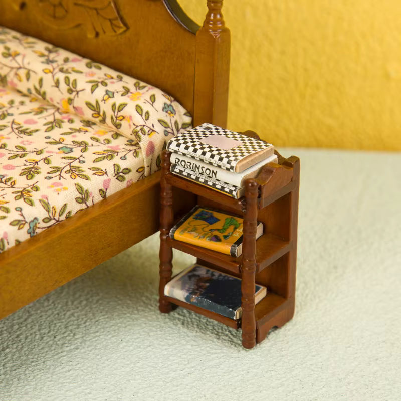 DIAPER&CORED Miniatur Nachttisch Lagerung Rack Puppenhaus Zubehör - Bild 2