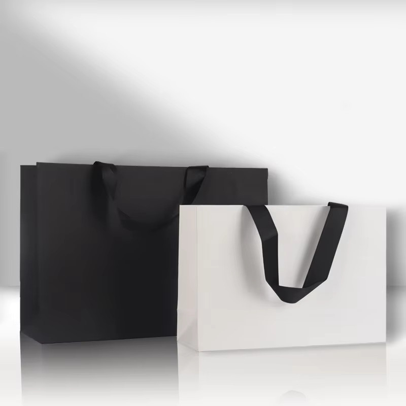 10 Stück beige Papiertüten für Bekleidung, Handtaschen und Geschenke - Bild 1