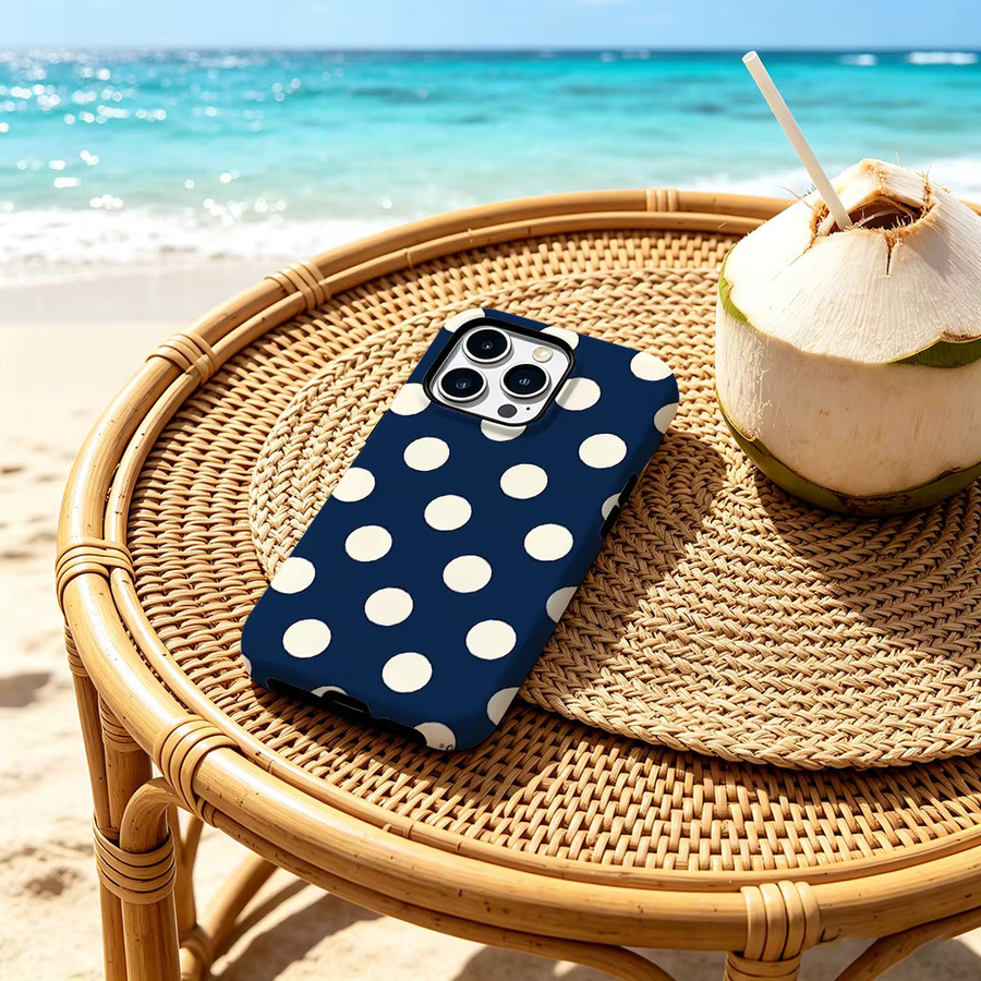 CaseChic MagSafe Schutzhülle für iPhone 17 16 15 14 Plus Pro Max mit Polka Dots in Dunkelblau und stoßfestem Bumper - Bild 4