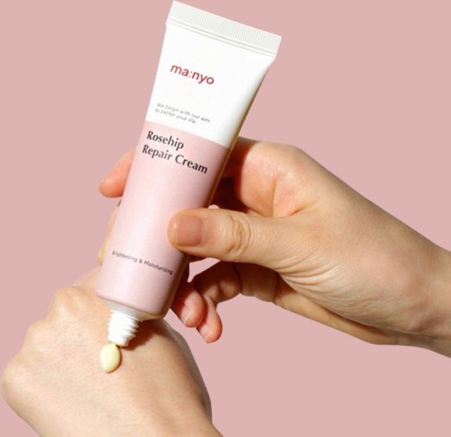 ma:nyo Hagebutten-Reparaturcreme, Niacinamid, Hyaluronsäure, Unisex - Bild 1