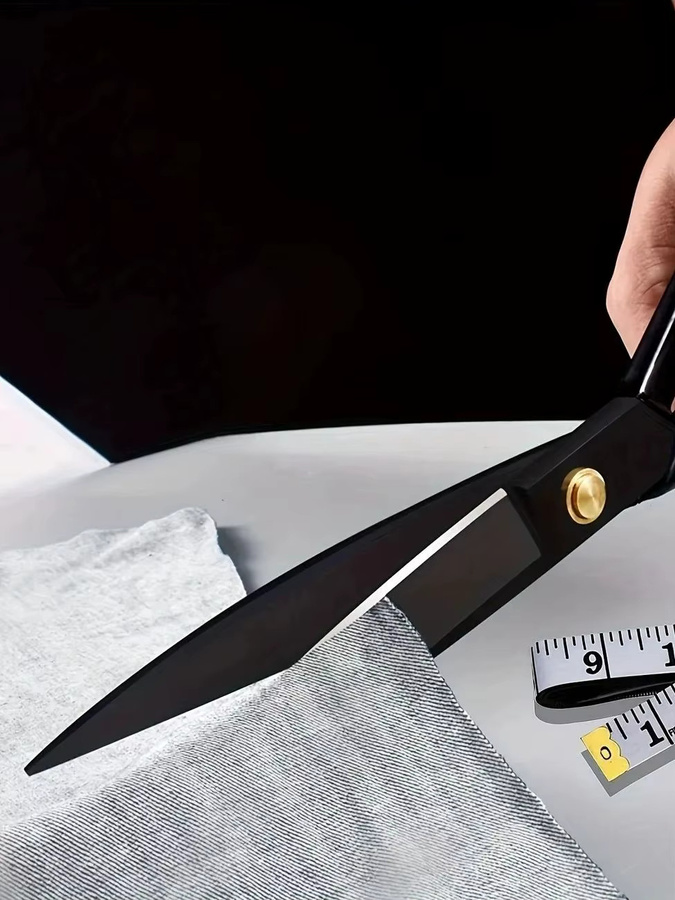 Professionelle Schneiderschere aus Metall in Schwarz für Stoffe und Leder - Bild 3