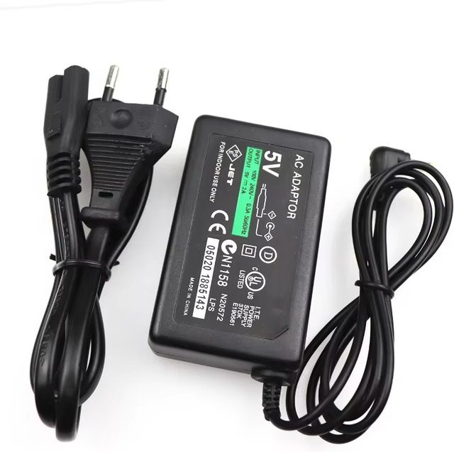 Sony AC-Adapter Wandladegerät mit EU-US-Stecker für Sony PlayStation PSP 1000, 2000 und 3000 Serie in Schwarz - Bild 1