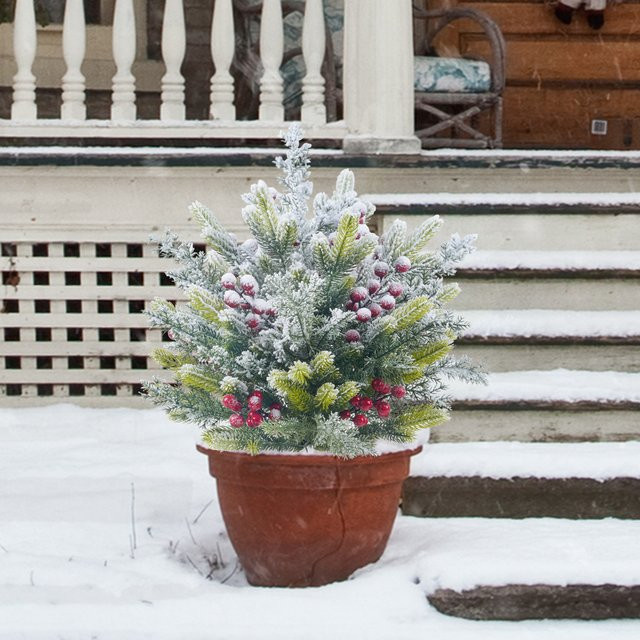 Uflower Künstliche Weihnachtsdekoration mit Zypressenblatt, roten Beeren und Erdspikes in Grün und Rot für den Außenbereich - Bild 1