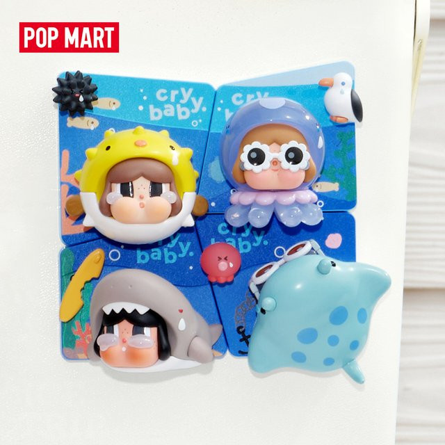POP MART CRYBABY Cry Me an Ocean Serie, Kühlschrankmagnet, Einzelfigur - Bild 1