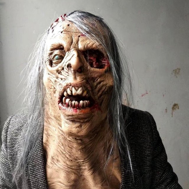 Halloween Zombie Latexmaske mit Haaren und kleinem Kleinhirn, beige, One size - Bild 1
