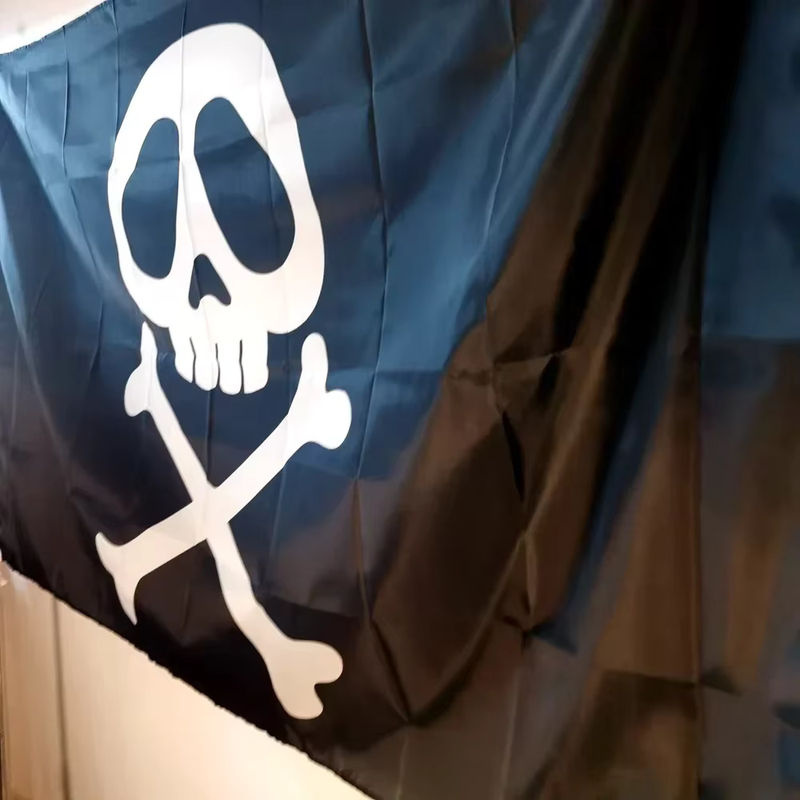 Piratenkapitän Harlock Totenkopfflagge in Schwarz als maritime Dekoration für Innen und Außen aus Textil, B/H: 91,44 x 91,44 cm - Bild 3