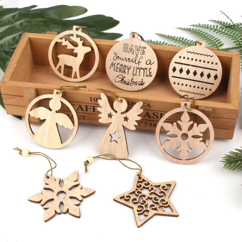 Tissy 12er Set Weihnachtsanhänger aus Holz in Braun mit Sternen, Engeln und Tieren als hängende Dekoration - Bild 2