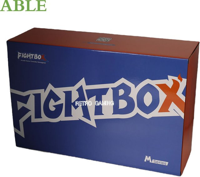 FightBox M8-CrossUP Arcade Joystick Controller in Schwarz für PC mit zusätzlichem D-Pad, programmierbaren Tasten, SOCD Turbo und Anti-Rutsch-Funktion - Bild 1