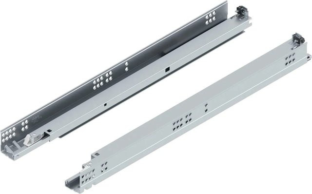 Blum Unterbodenführung Tandem Tip-On 560H mit Push-to-Open Funktion, Stahl verzinkt, Farbe: Silber, Länge: 600 mm - Bild 1
