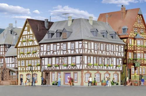 Kibri H0 Fachwerk-Eckhaus Miltenberg in Fachwerkbauweise - Bild 1