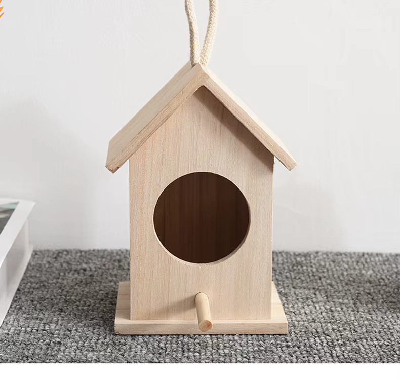 Kreatives Kolibri-Haus aus Holz zur Wandmontage mit hängendem Seil als rustikale Garten-Dekoration - Bild 2