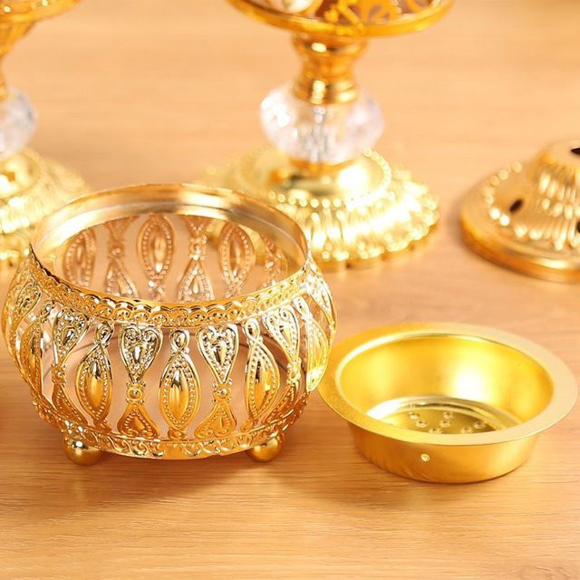 Minimalistisches Metall-Räuchergefäß in Gold mit arabischem Spitzenmuster und geometrischem Design für Tisch und Wohnzimmer - Bild 1
