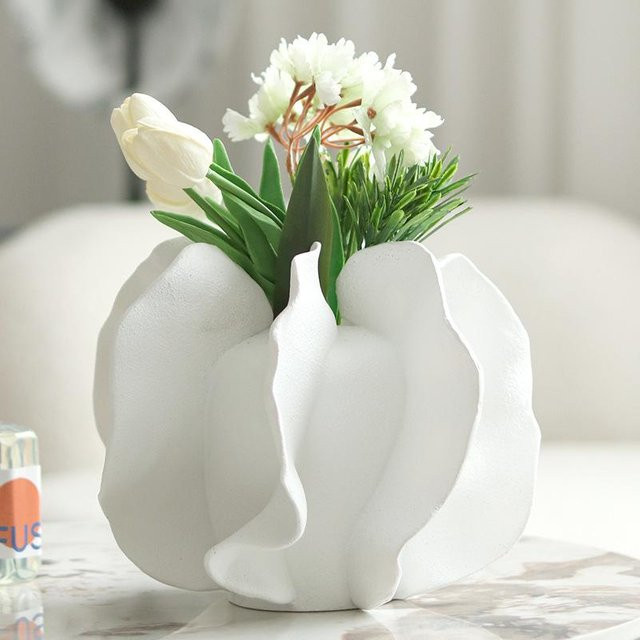 Moderne abstrakte Blütenblatt Vase als luxuriöses Deko-Ornament für Wohnzimmer und Hotel, Höhe: 25,0 cm, Breite: 21,0 cm, Tiefe: 25,0 cm - Bild 1