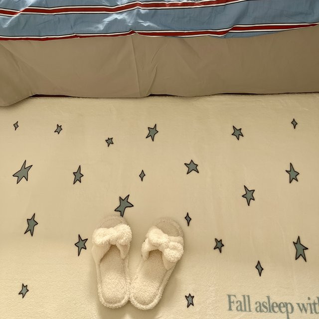 VIKAMA Sternteppich in Weiß, weiche Sternform-Fußmatte für Schlafzimmer und Wohnzimmer, B/T/H: 120 x 40 x 40 cm - Bild 1