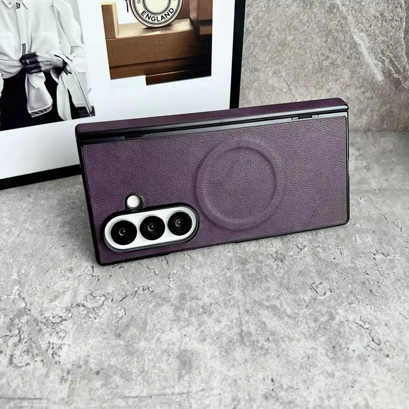 Magnetische Leder-Handyhülle für Samsung Galaxy Z Fold 7, 6, 5, 4, 3 mit MagSafe und Bildschirmscharnier-Schutz in Purple - Bild 2