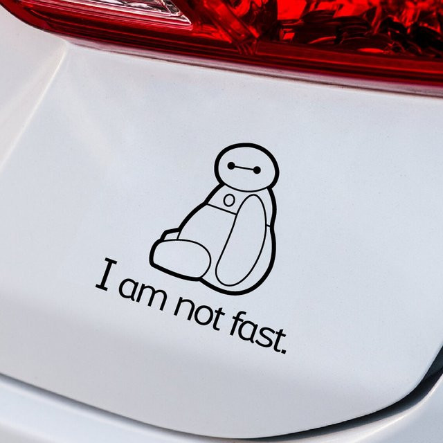 Wasserfester Vinyl-Kunstaufkleber Baymax Big Hero I Am Not Fast Zitat in Blau und Weiß für Auto, Fenster oder Laptop - Bild 1