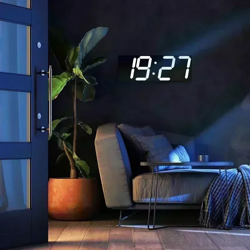 Moderne digitale LED-Tischuhr in Weiß zur Dekoration für Schlafzimmer und Wohnräume, stehend, B/T/H: 12,5 x 5,5 x 5,5 cm - Bild 2