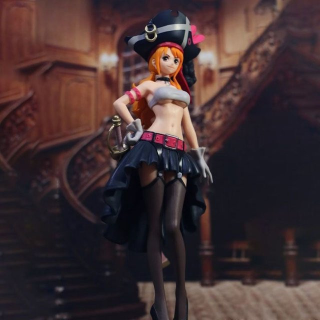 Bandai Anime Nami Schwarze Kleidung Actionfigur Film Red, 20cm - Bild 1