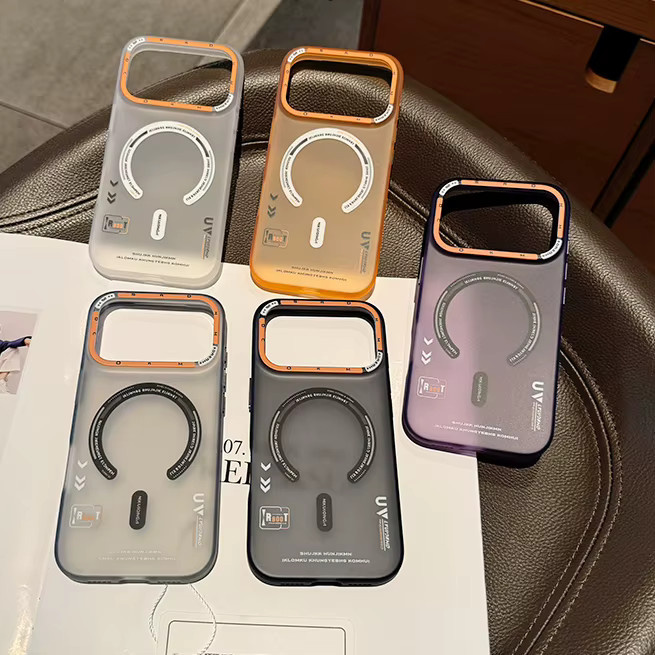 Magnetische Schutzhülle für Apple iPhone (kompatibel mit iPhone 12 bis iPhone 18 Pro Max) in Schwarz, mattiert und transparent, stoßfest mit MagSafe-Unterstützung - Bild 5