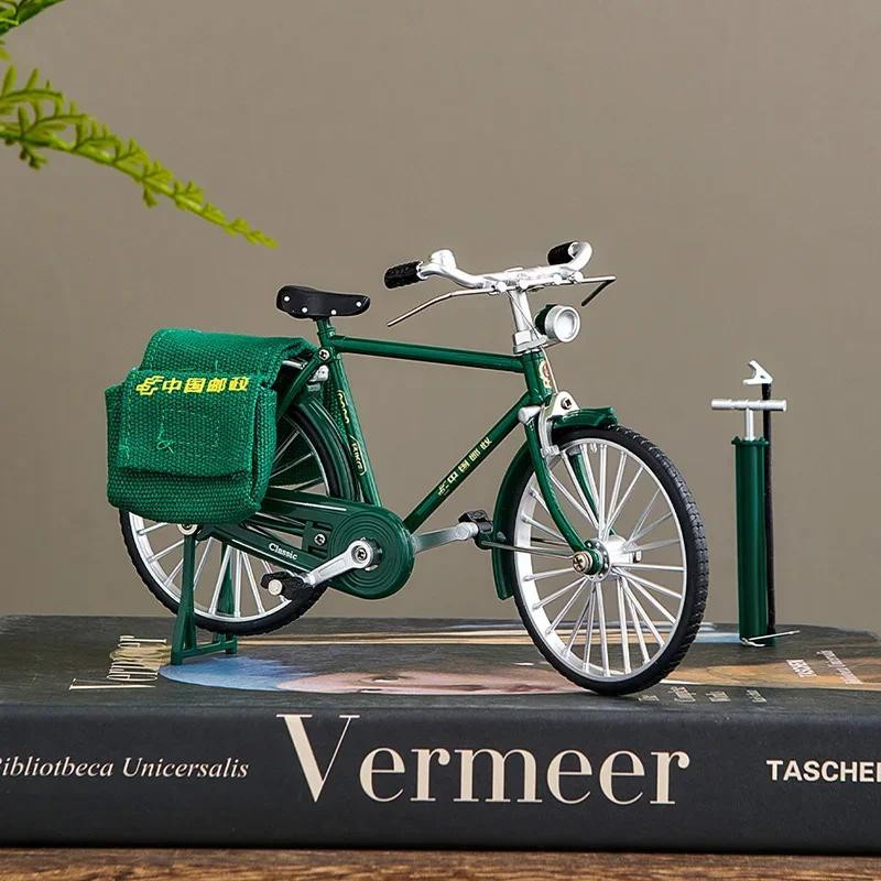 Künstlerische Dekofigur aus Metall für dein Wohnzimmer und Bücherregal als exklusives Heimdekor-Accessoire - Bild 3