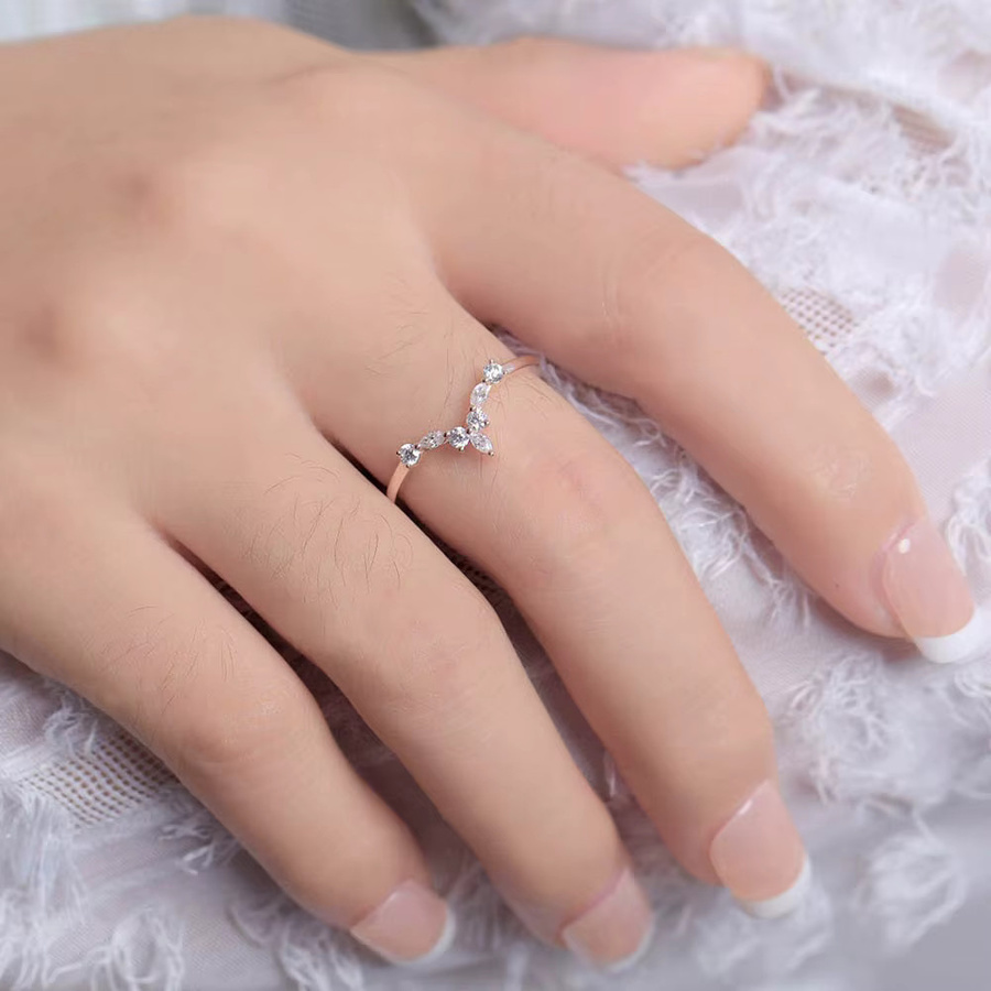 Huitan Fingerring, v-förmig, Zirkonia, Damen - Bild 2