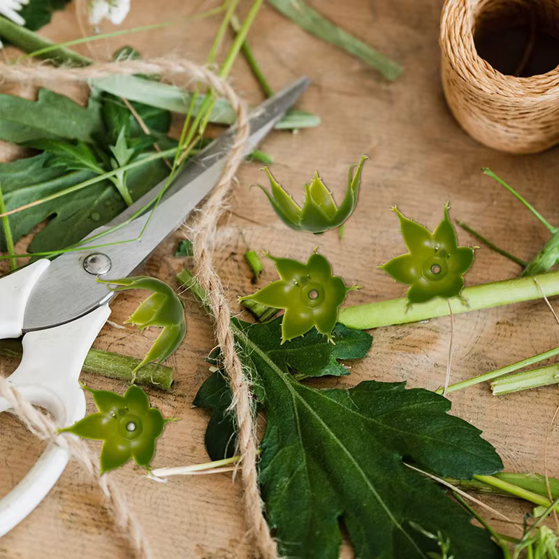 100 Stück künstliche Rosen aus Kunststoff in Grün für DIY-Basteldekorationen und Seifenherstellung - Bild 3