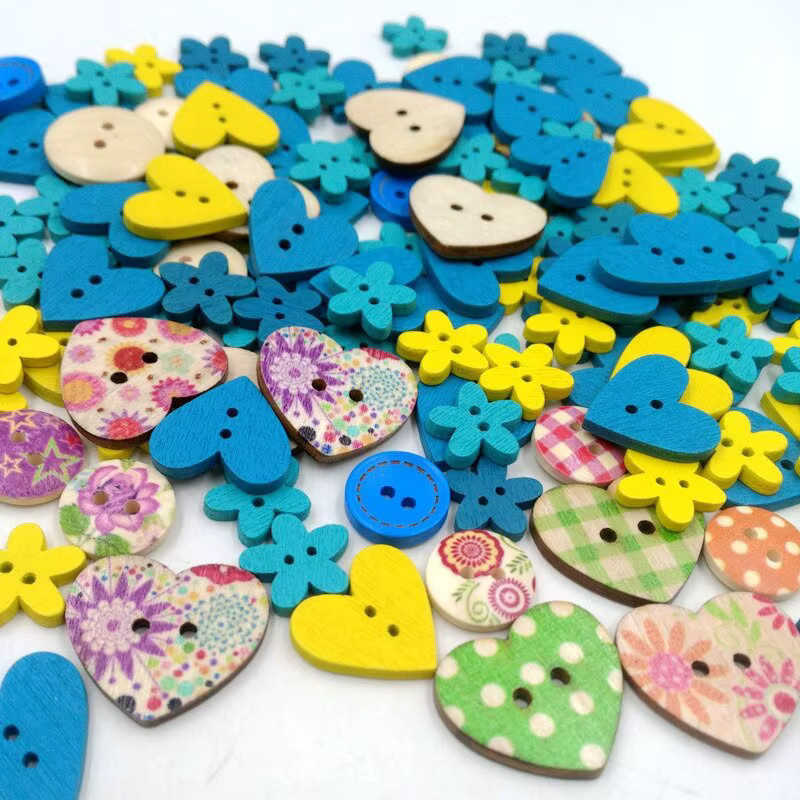 100 Stück Holzknöpfe in Mix Form mit Blumenmuster in Braun für DIY Handwerk und Kleidung - Bild 1