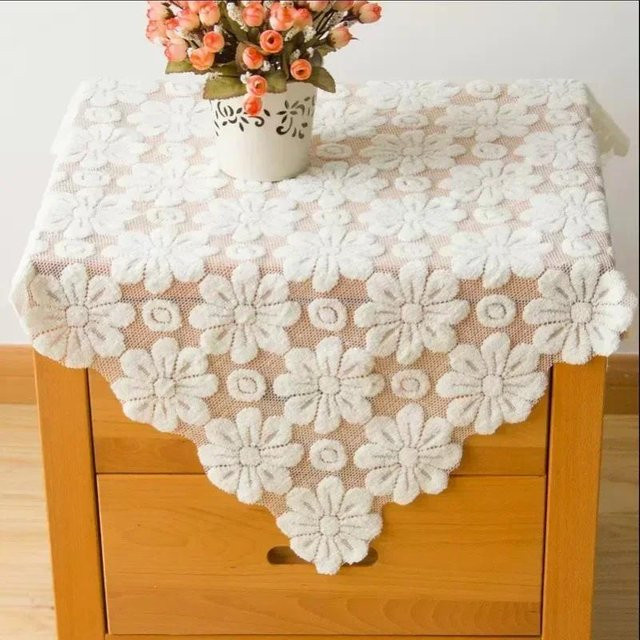 Spitzen-Häkel-Tischdecke Beau Maison in Weiß mit floralem Design, quadratisch, B/B: 120 x 120 cm - Bild 1