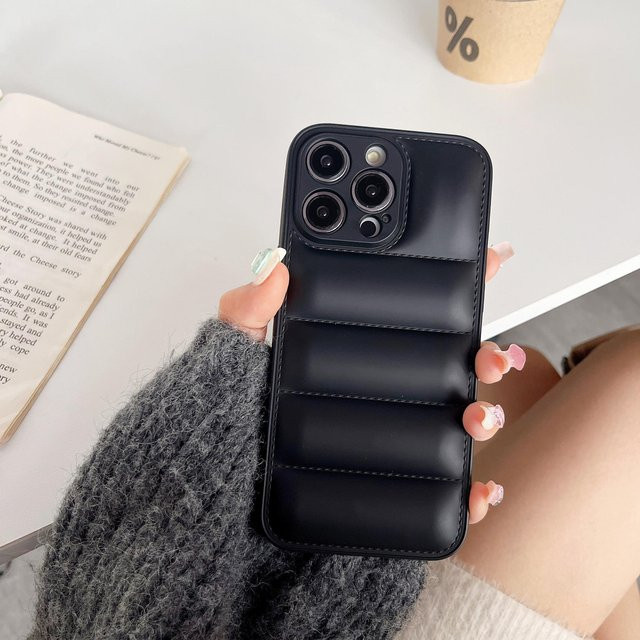 Stoßfeste Silikon Daunenjacke Hülle für iPhone 11 bis iPhone 16 Pro Max in Schwarz - Bild 1
