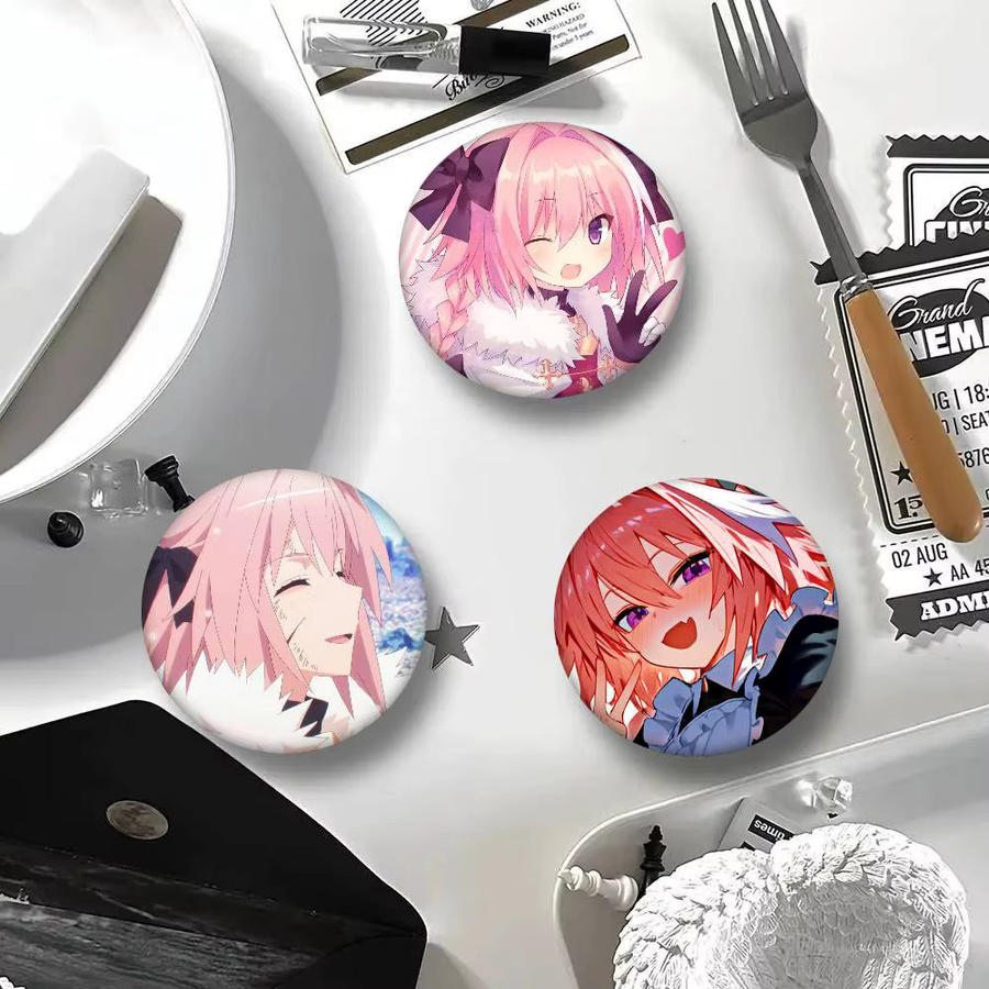 Fate Grand Order Astolfo Abzeichen, Brosche, 1-teiliges Set - Bild 3
