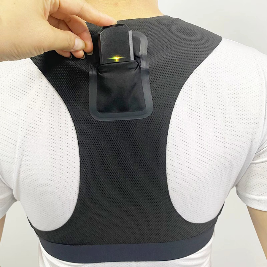 Atmungsaktive Fußball-Tracker-Weste als Trainings-Tanktop für Männer und Frauen in Schwarz - Bild 3
